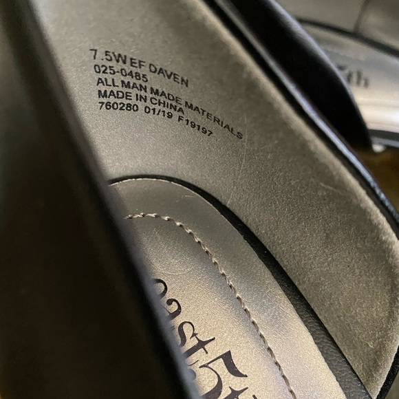 East 5th Black Heels - Picture 6 of 7